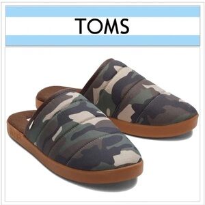 Toms Men’s Harbor slip ons.